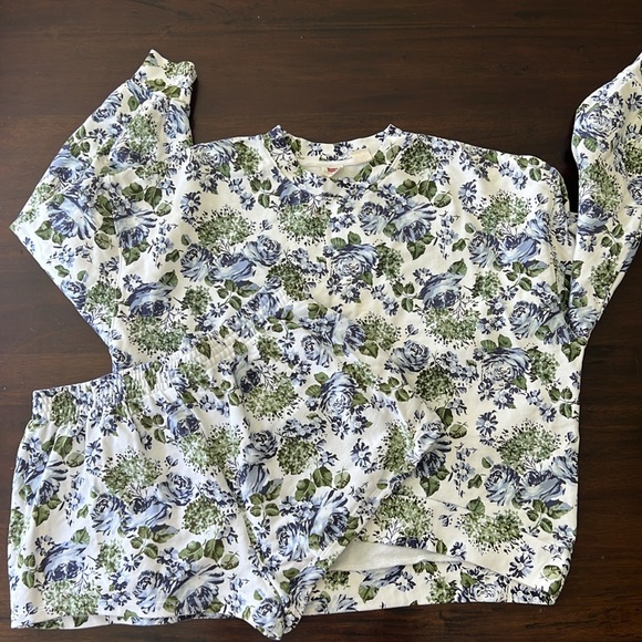 Levi Brand Shorts + Crewneck set - Picture 4 of 6